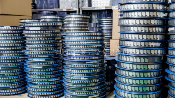 為節(jié)省您精密沖壓件新品上市，銳碩五金時(shí)刻在準(zhǔn)備著